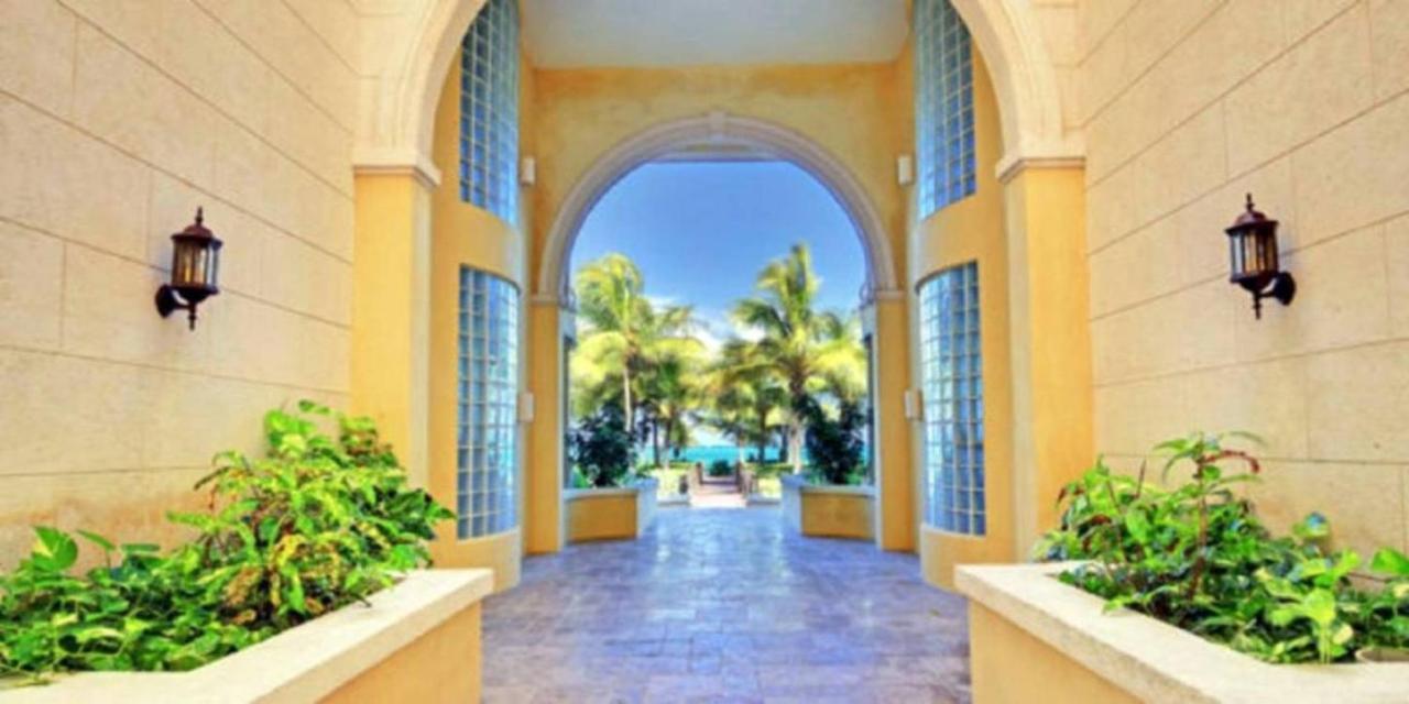 Villa Renaissance Unit 205 Grace Bay Beach Bagian luar foto