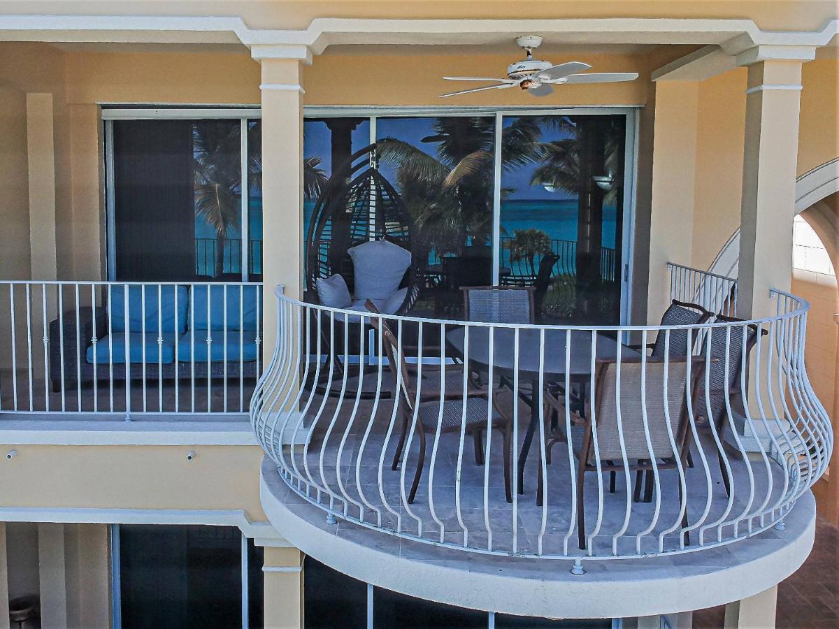Villa Renaissance Unit 205 Grace Bay Beach Bagian luar foto