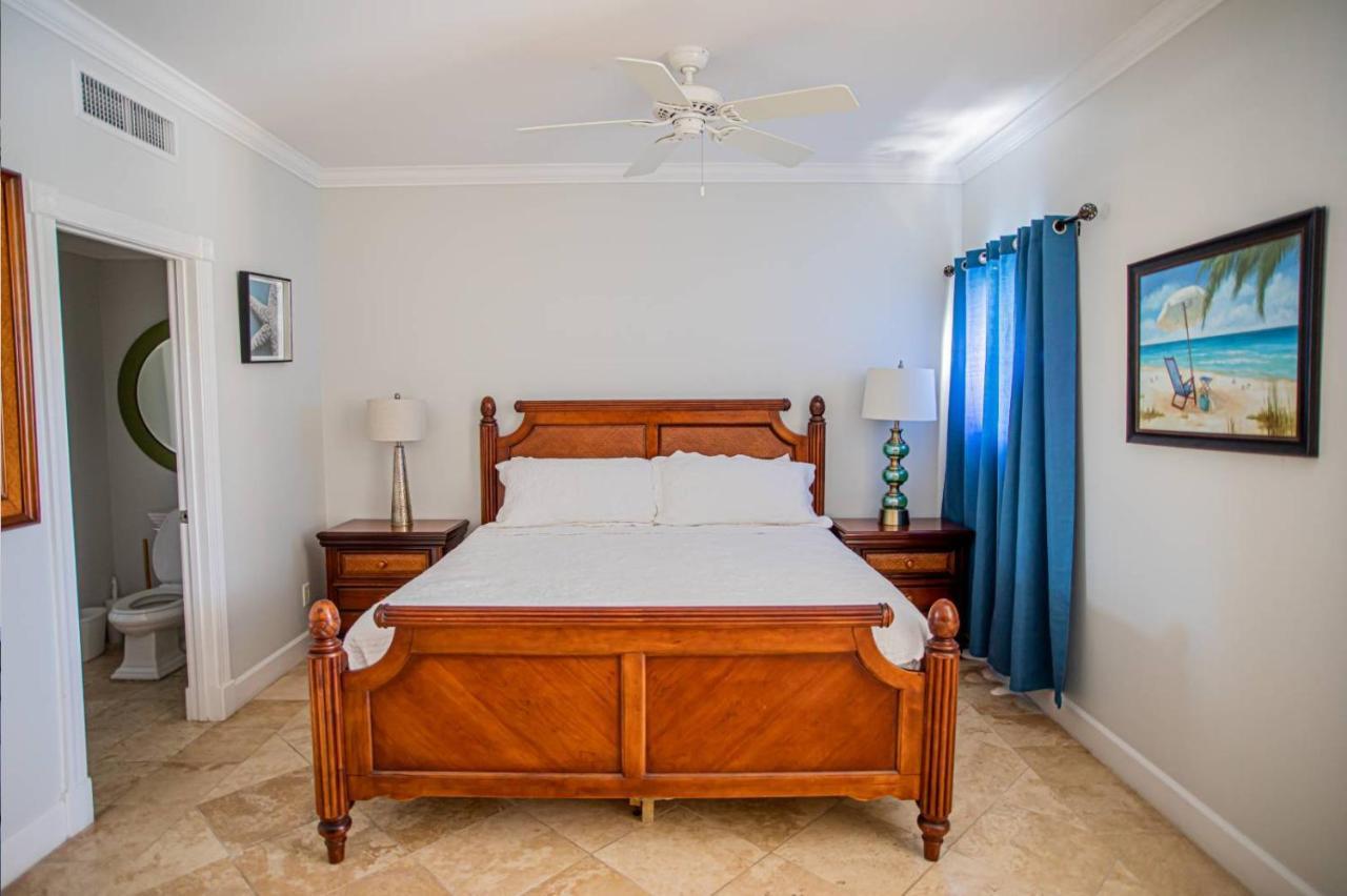 Villa Renaissance Unit 205 Grace Bay Beach Bagian luar foto